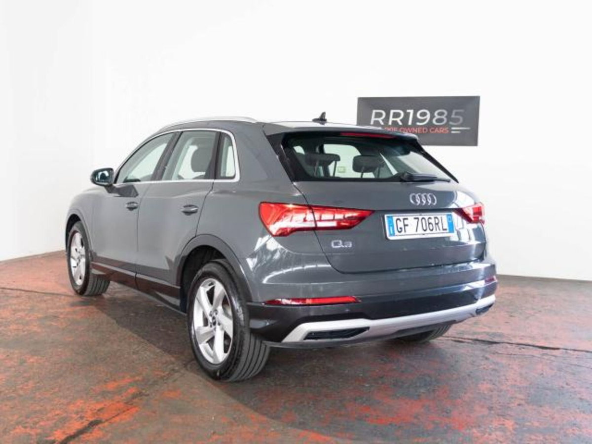 Audi Q3 35 TDI Business (2)