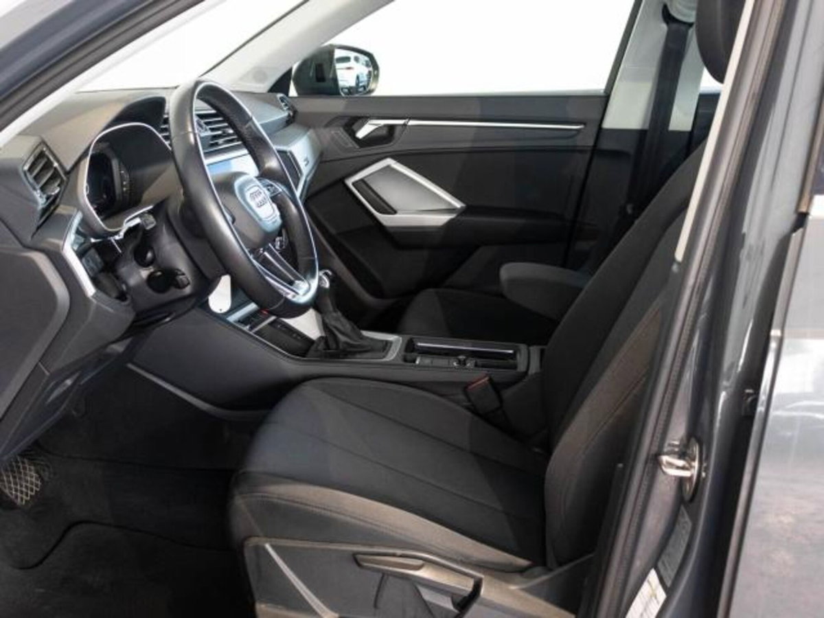 Audi Q3 35 TDI Business (5)