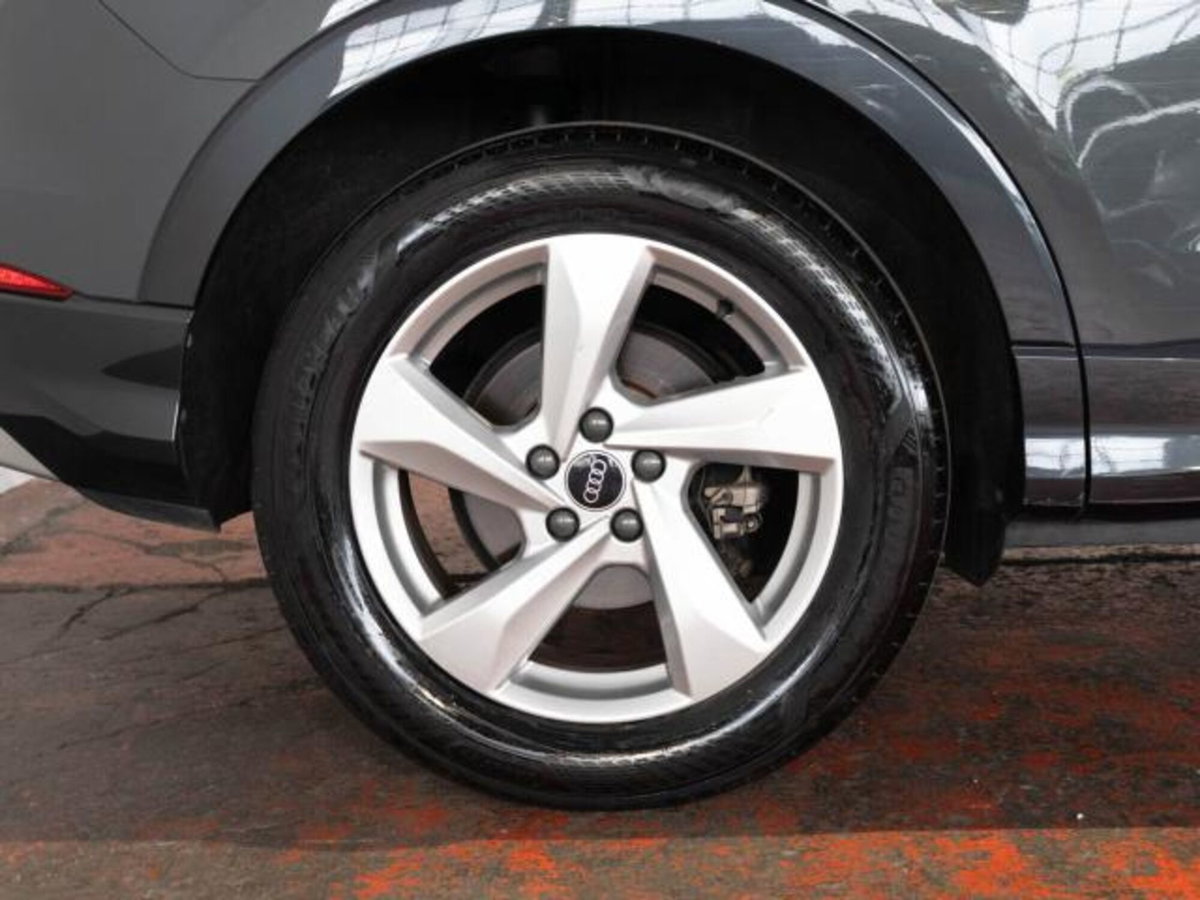 Audi Q3 35 TDI Business (8)
