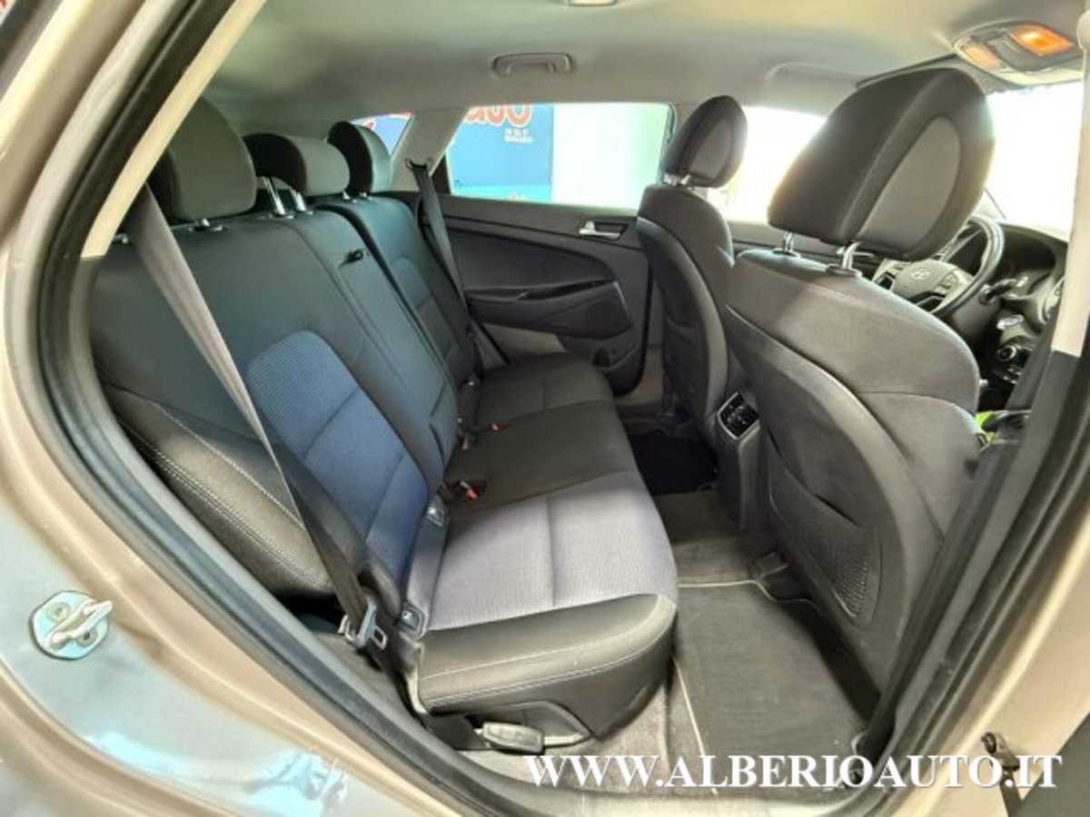 Hyundai Tucson 1.7 CRDi XPossible (11)