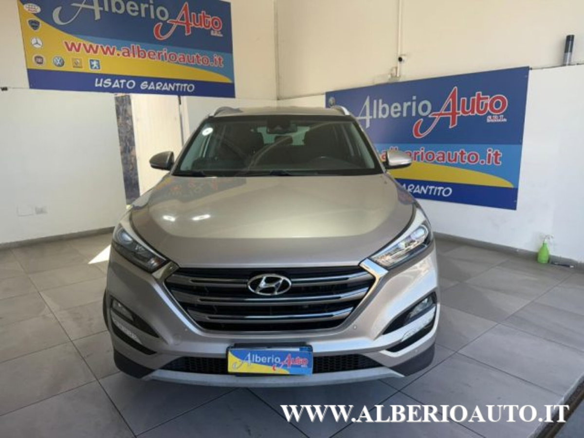Hyundai Tucson 1.7 CRDi XPossible (2)