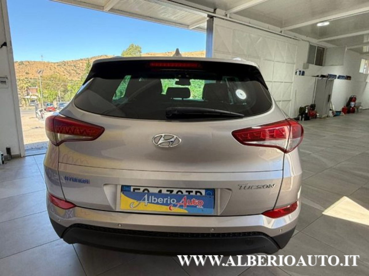 Hyundai Tucson 1.7 CRDi XPossible (5)