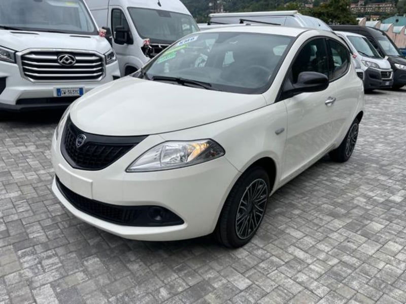 Lancia Ypsilon 1.0 FireFly 5 porte S&S Hybrid Ecochic A. Ferretti