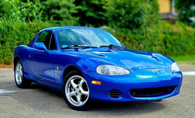 Mazda MX-5 1.6i 16V cat Starry Blue usata
