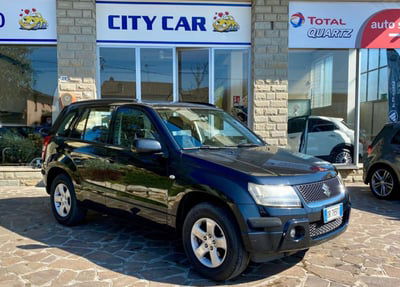 Suzuki Grand Vitara 2.0 16V 5 porte usata