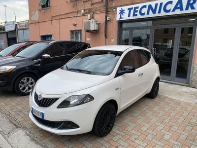 Lancia Ypsilon 1.0 FireFly 5 porte S&S Hybrid Silver Plus usata