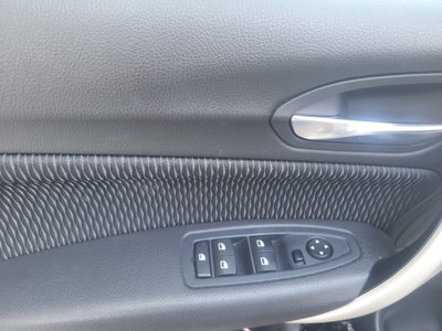 BMW Serie 1 116d 2.0 116CV cat 5 porte Attiva DPF (9)