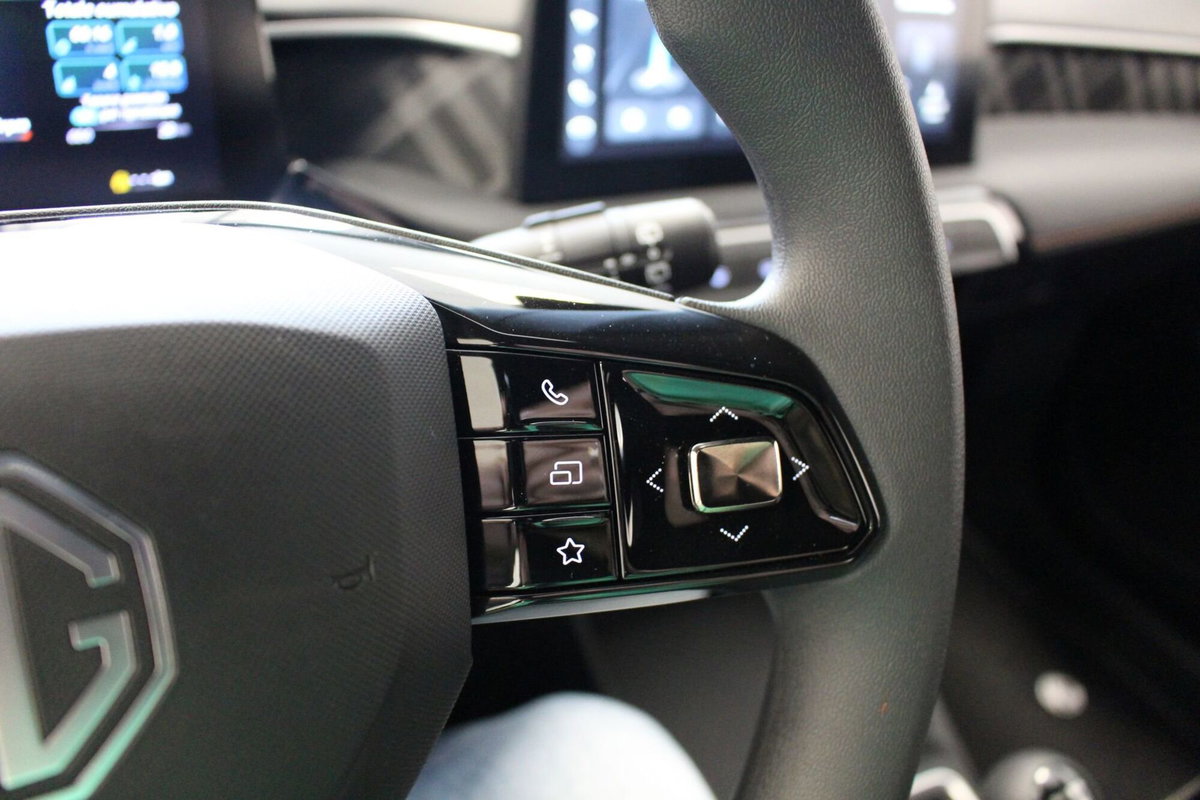 Mg MG3 1.5 Standard (12)
