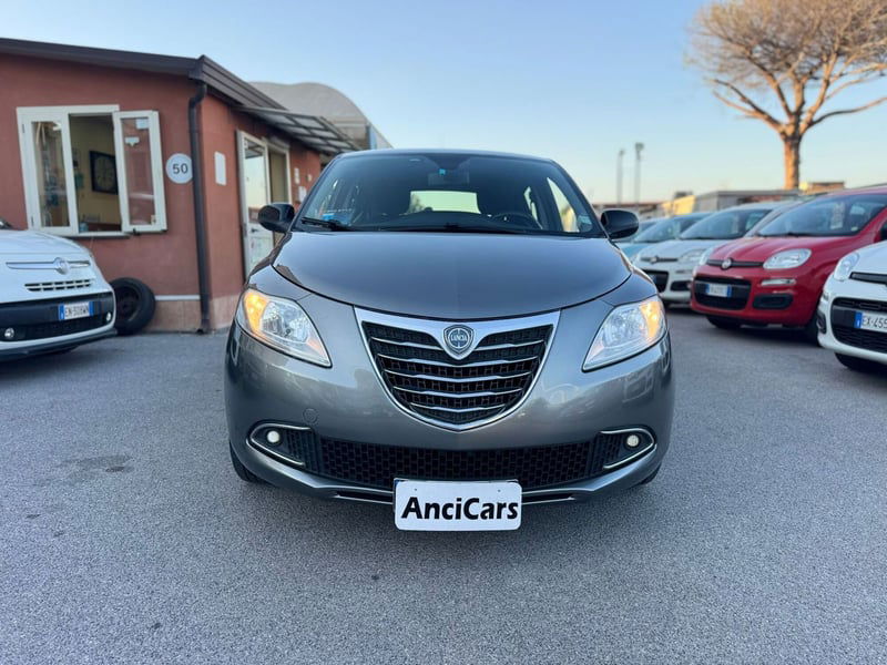 Lancia Ypsilon 1.2 69 CV 5 porte Silver