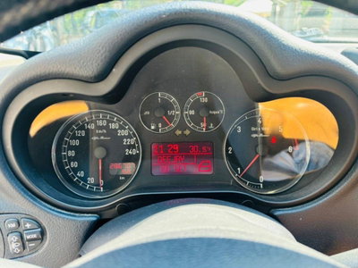 Alfa Romeo 147 1.9 JTD (120) 5 porte Distinctive (11)