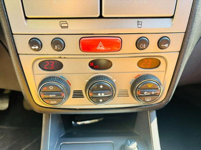 Alfa Romeo 147 1.9 JTD (120) 5 porte Distinctive (15)
