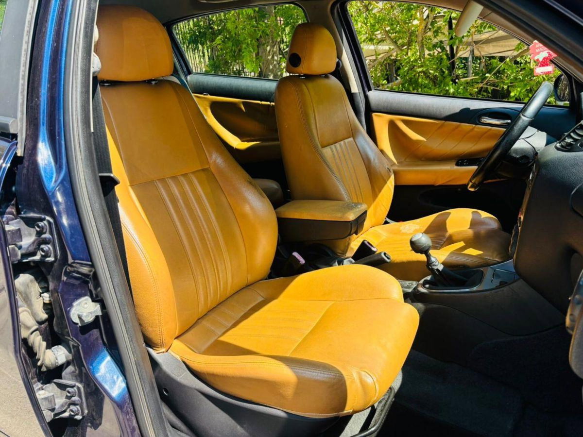 Alfa Romeo 147 1.9 JTD (120) 5 porte Distinctive (7)