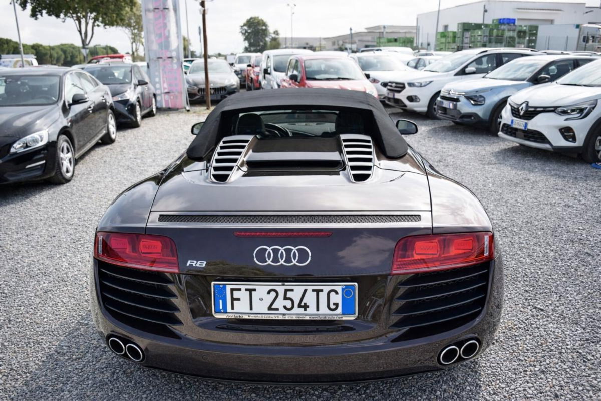 Audi R8 Cabrio Spyder 4.2 V8 FSI quattro R tronic (9)