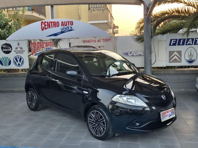 Lancia Ypsilon 1.2 69 CV 5 porte GPL Ecochic Gold