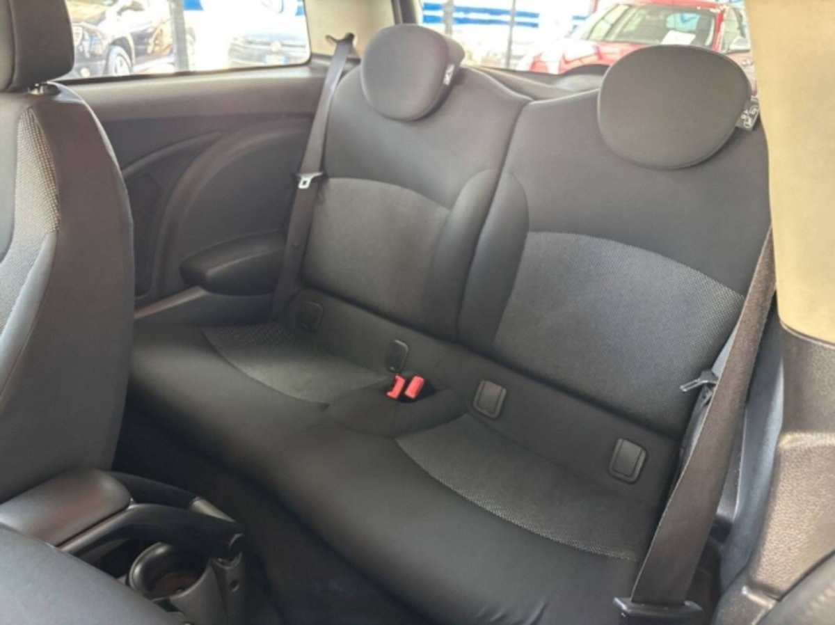 MINI Mini 1.6 16V One D (12)