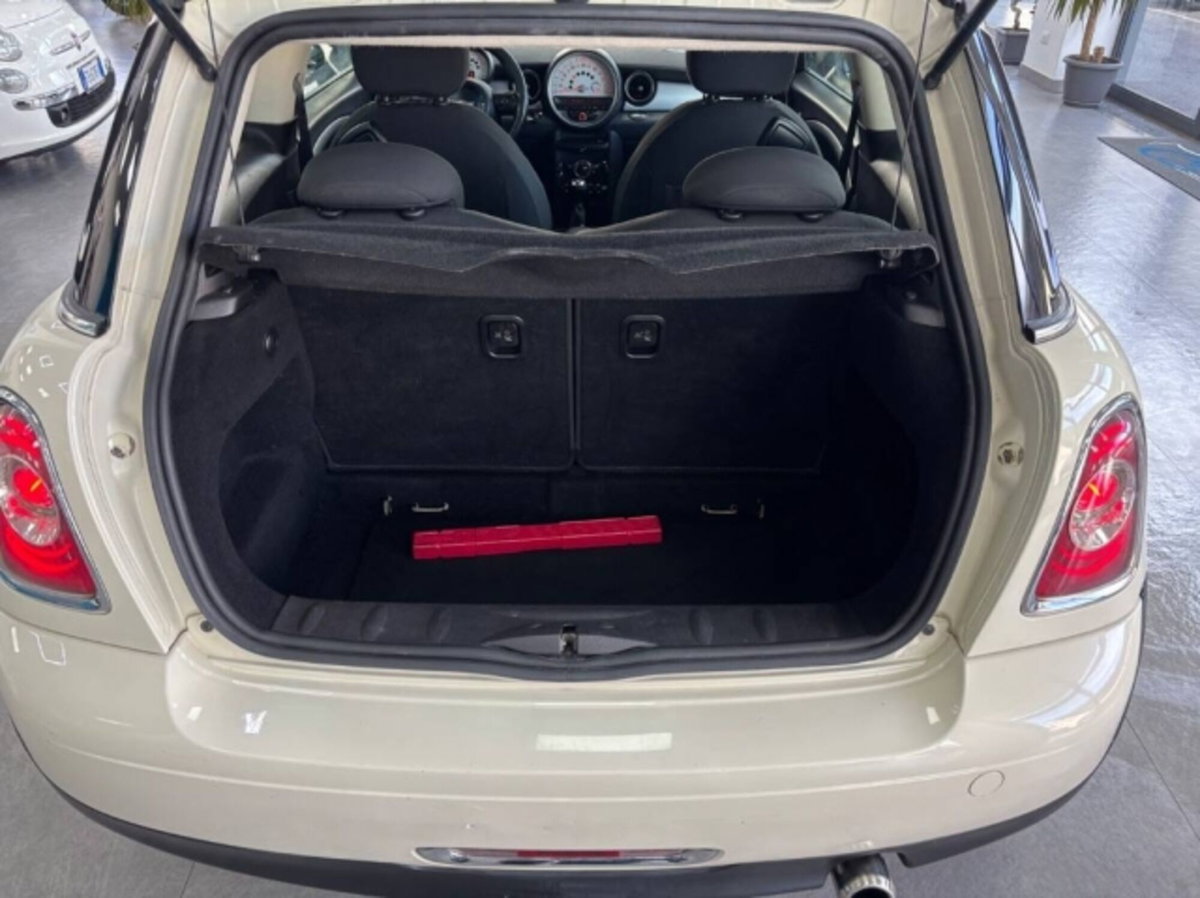 MINI Mini 1.6 16V One D (9)