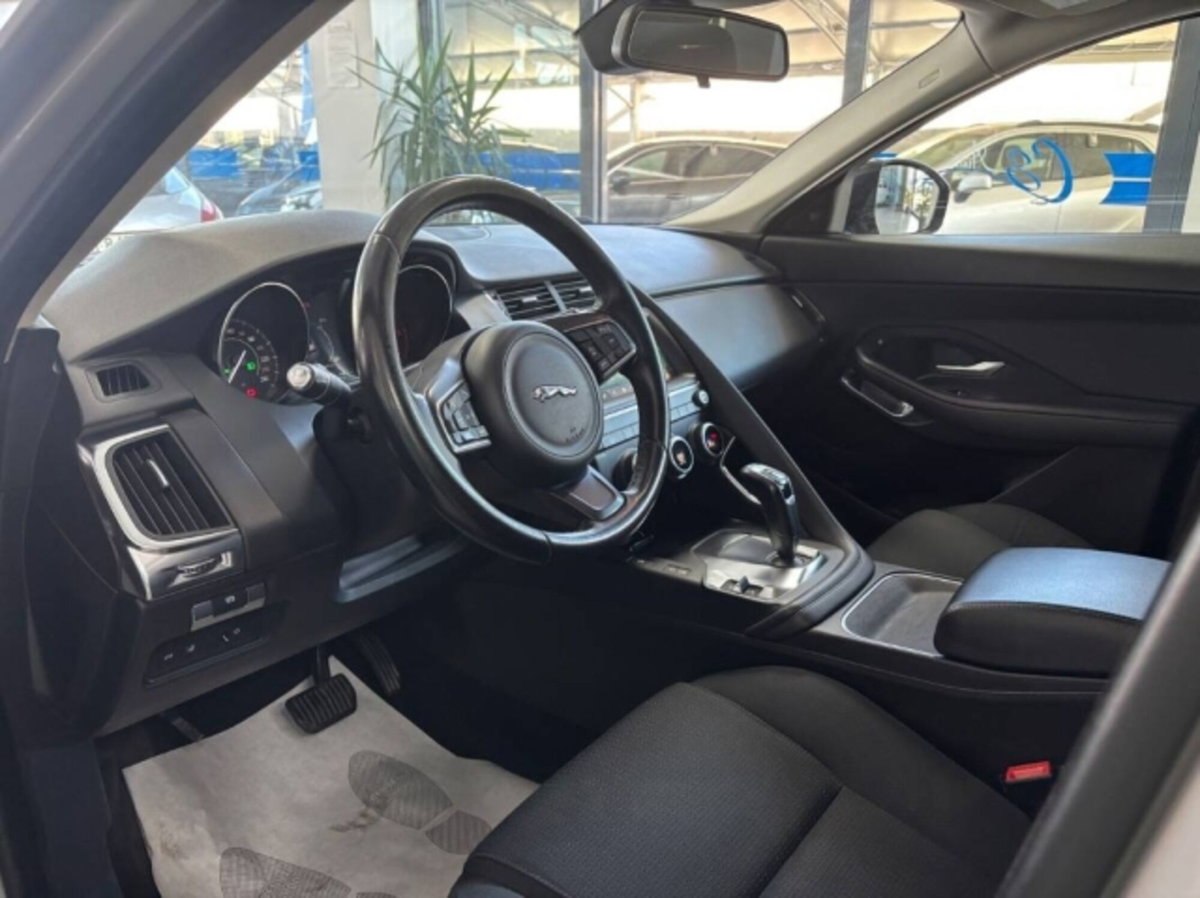 Jaguar E-Pace 2.0D 150 CV AWD aut. SE (11)