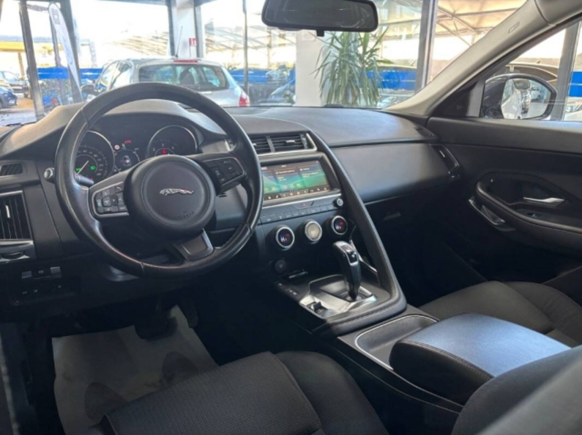 Jaguar E-Pace 2.0D 150 CV AWD aut. SE (14)