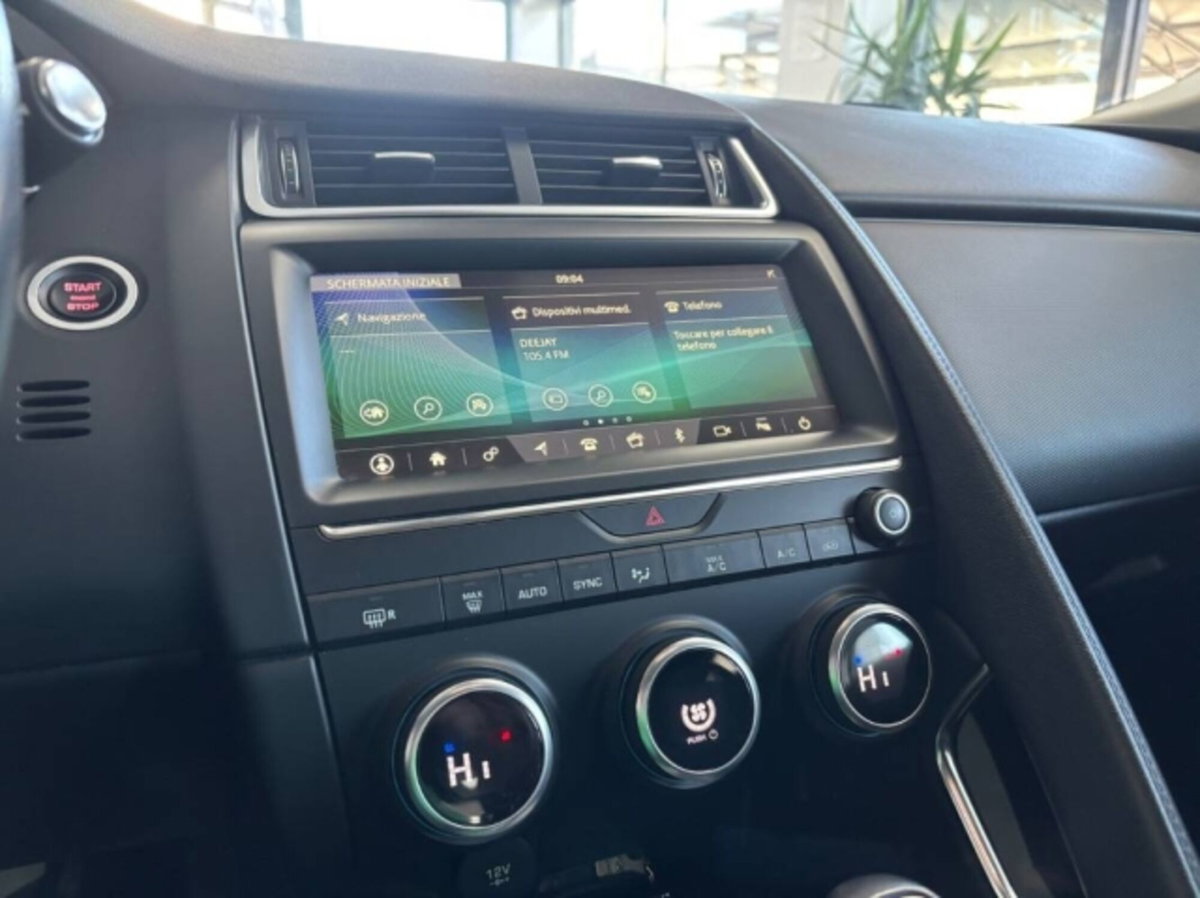 Jaguar E-Pace 2.0D 150 CV AWD aut. SE (17)