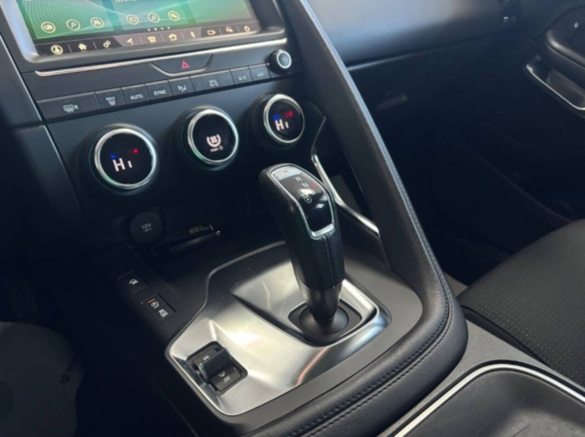 Jaguar E-Pace 2.0D 150 CV AWD aut. SE (18)