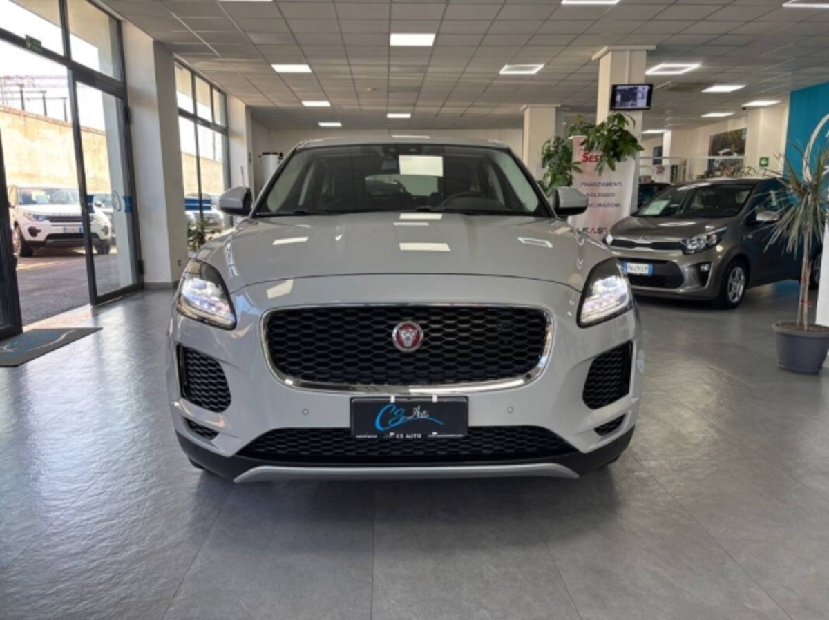 Jaguar E-Pace 2.0D 150 CV AWD aut. SE (2)