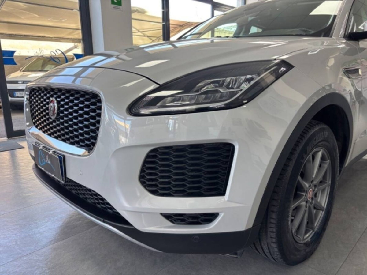 Jaguar E-Pace 2.0D 150 CV AWD aut. SE (4)