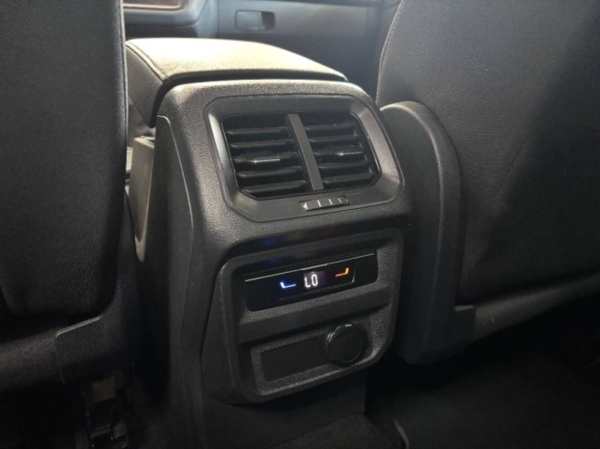 Volkswagen Tiguan Allspace 2.0 tdi Elegance 150cv dsg (14)