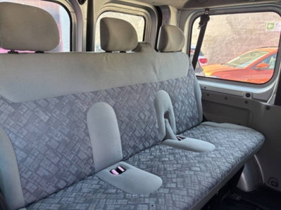 Opel Vivaro Furgone 27 2.5 DTI PC-TN Combi (7)