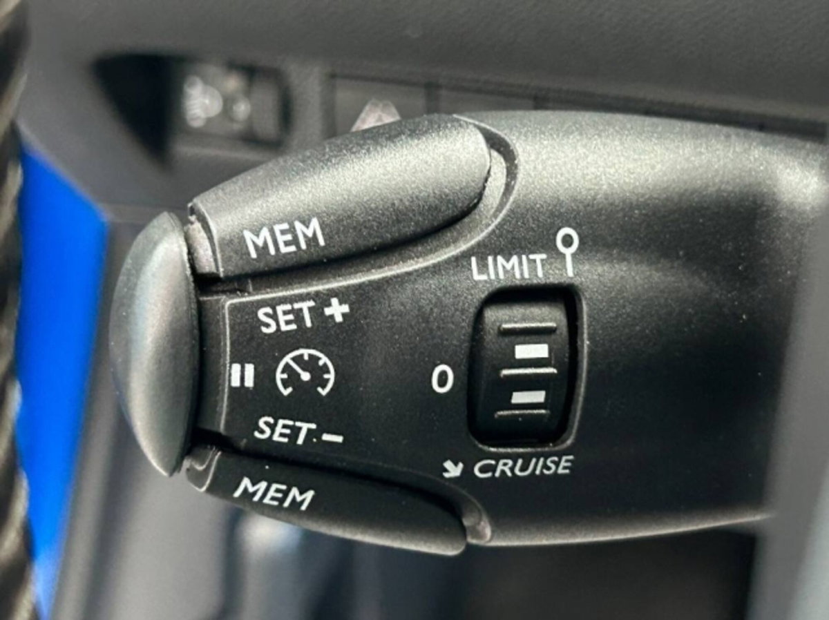 Peugeot 208 BlueHDi 100 Stop&Start 5 porte Allure (18)