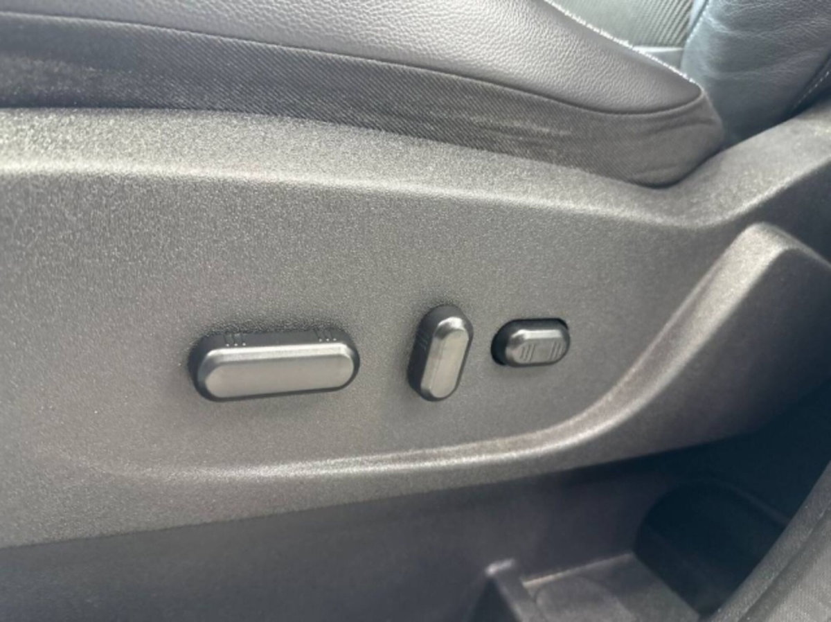 Ford Kuga 2.0 TDCI 150 CV S&S 4WD Powershift Business (13)