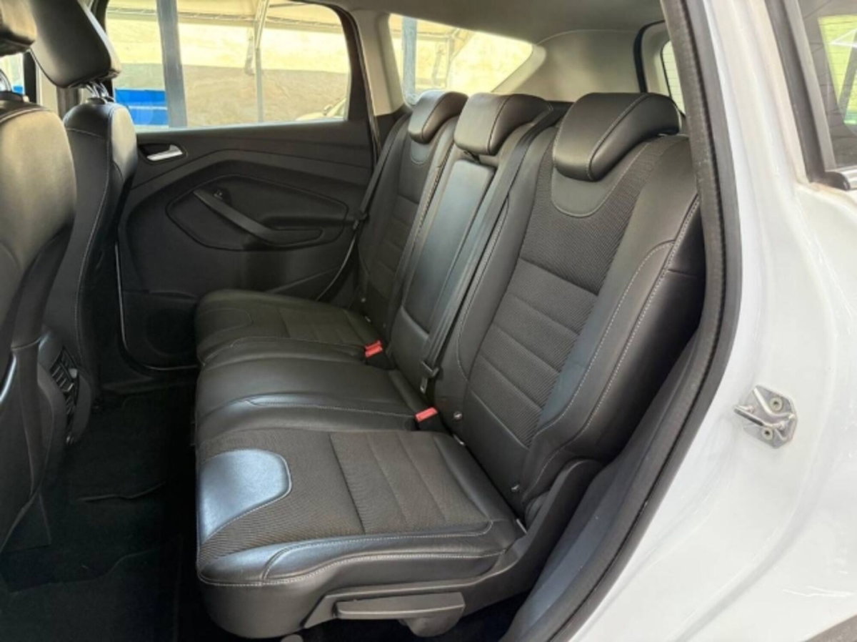 Ford Kuga 2.0 TDCI 150 CV S&S 4WD Powershift Business (14)