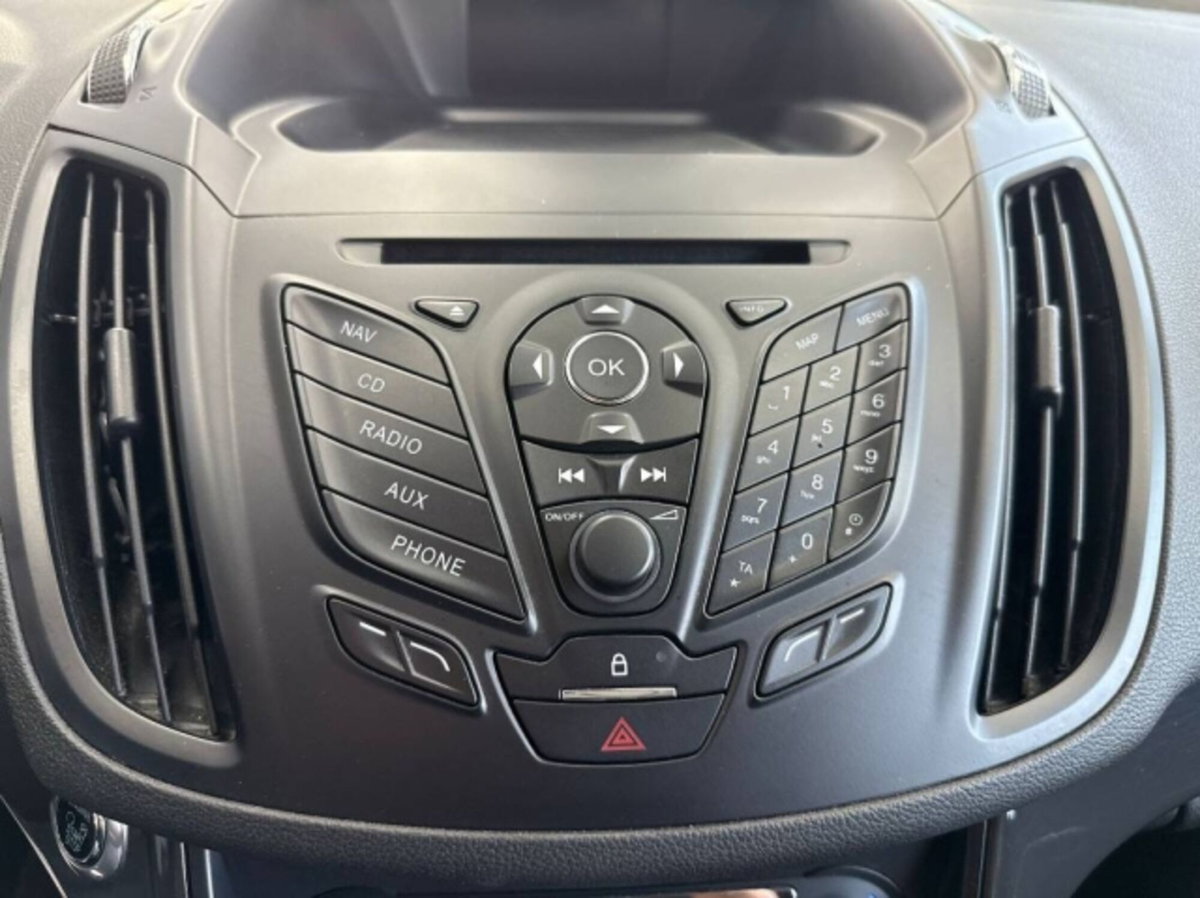 Ford Kuga 2.0 TDCI 150 CV S&S 4WD Powershift Business (18)
