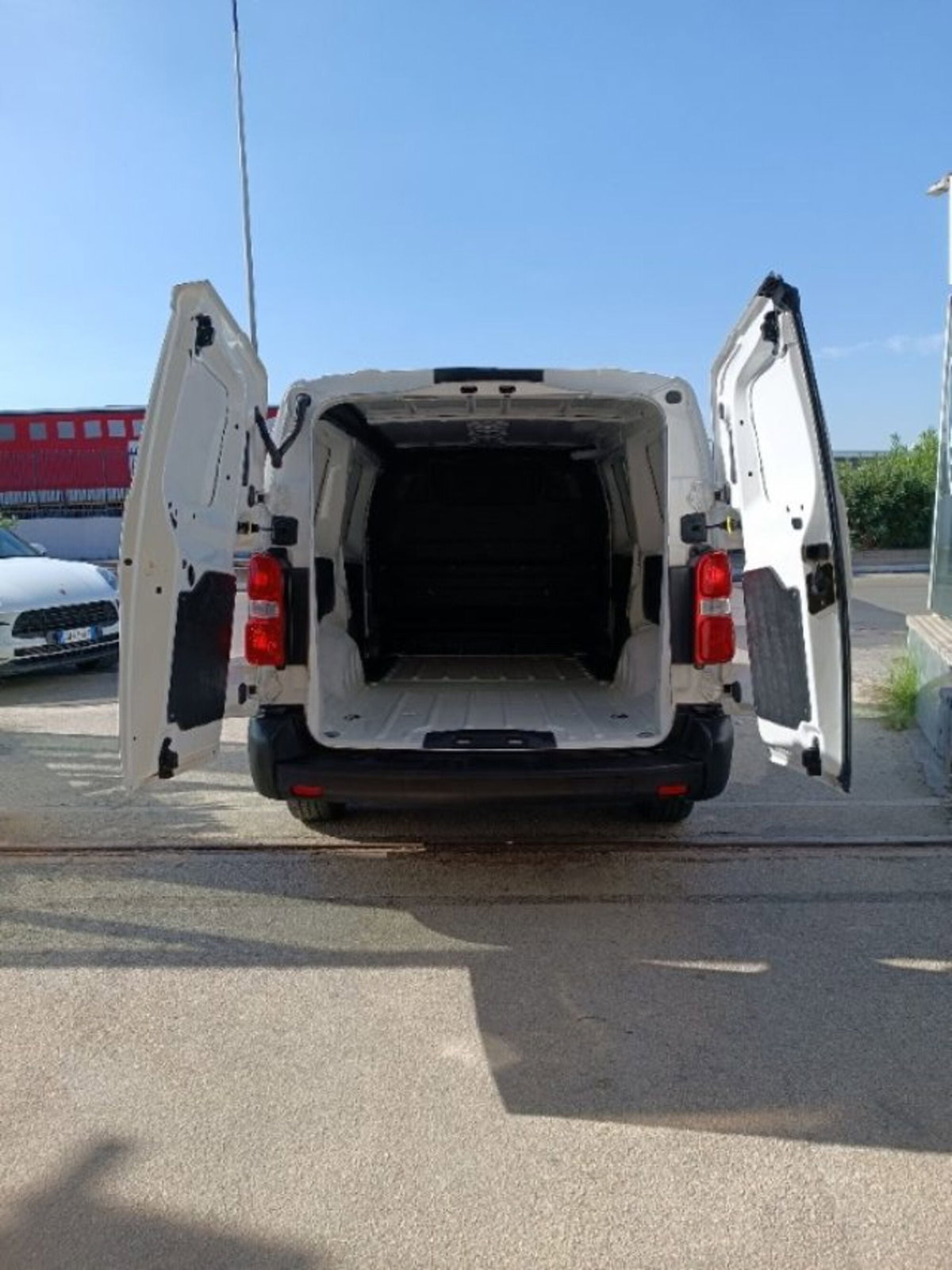 Peugeot Expert Furgone BlueHDi 100 S&S PL-TN Furgone Premium Standard (9)