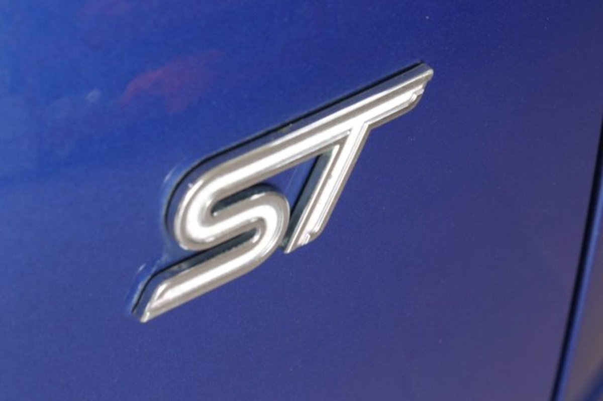 Ford Focus 2.5T (225CV) 20V 5p. ST (18)