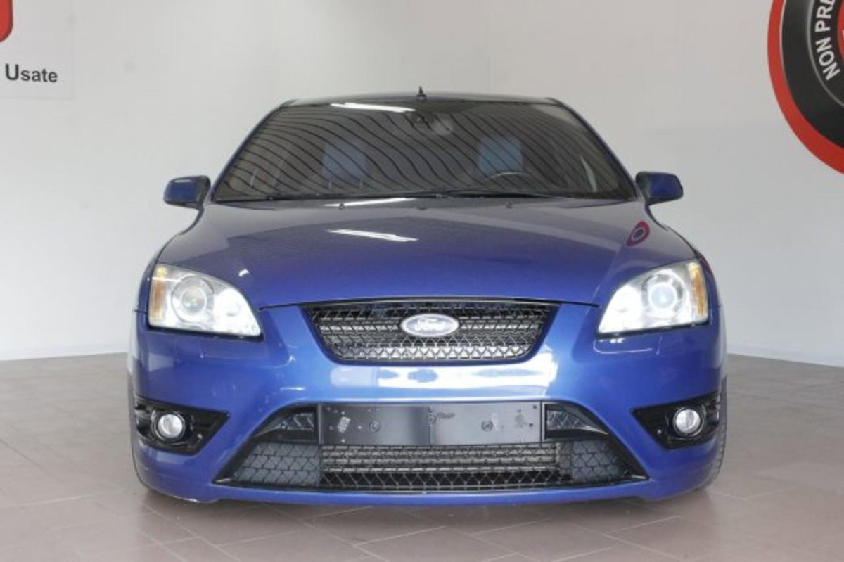 Ford Focus 2.5T (225CV) 20V 5p. ST (2)