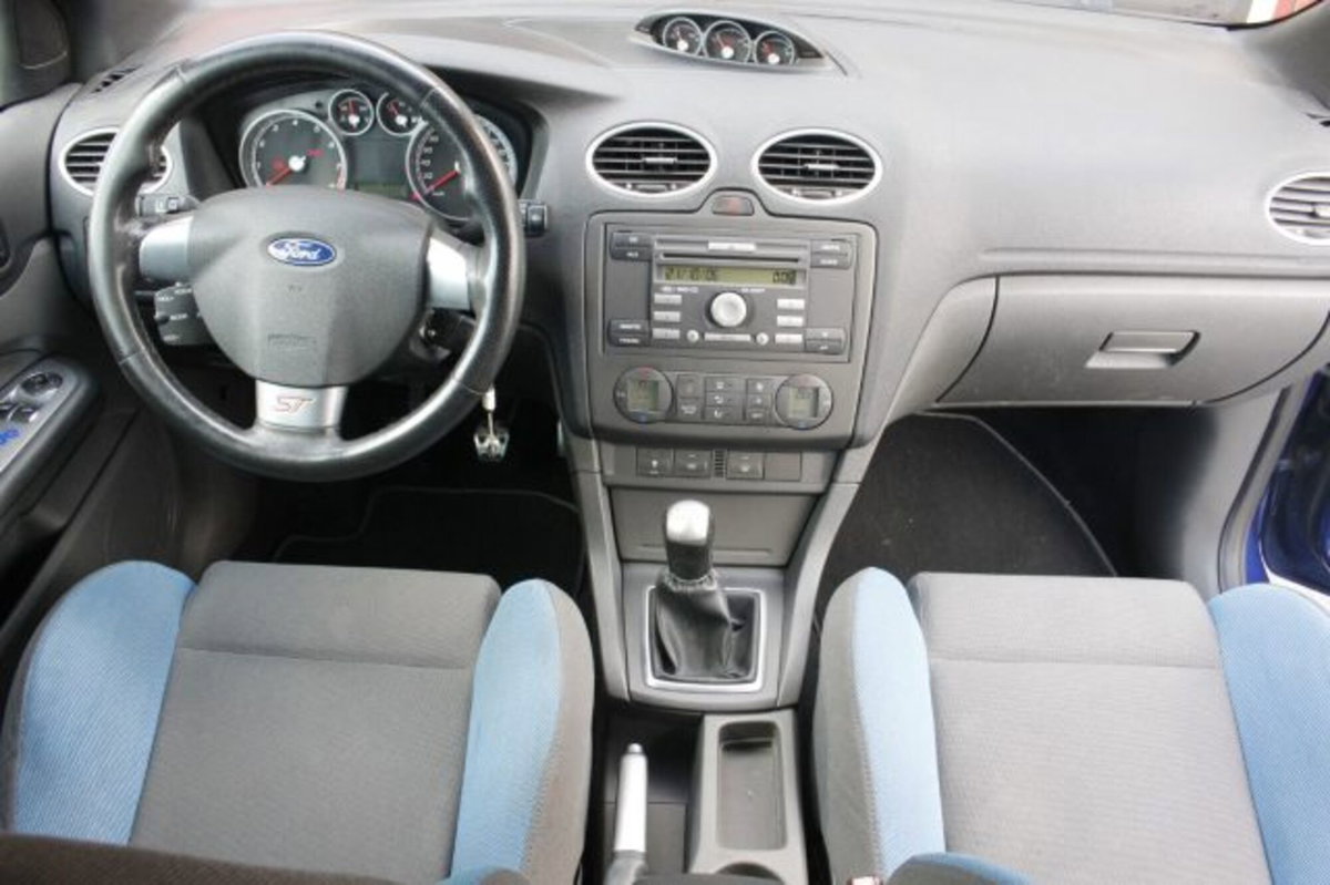 Ford Focus 2.5T (225CV) 20V 5p. ST (5)