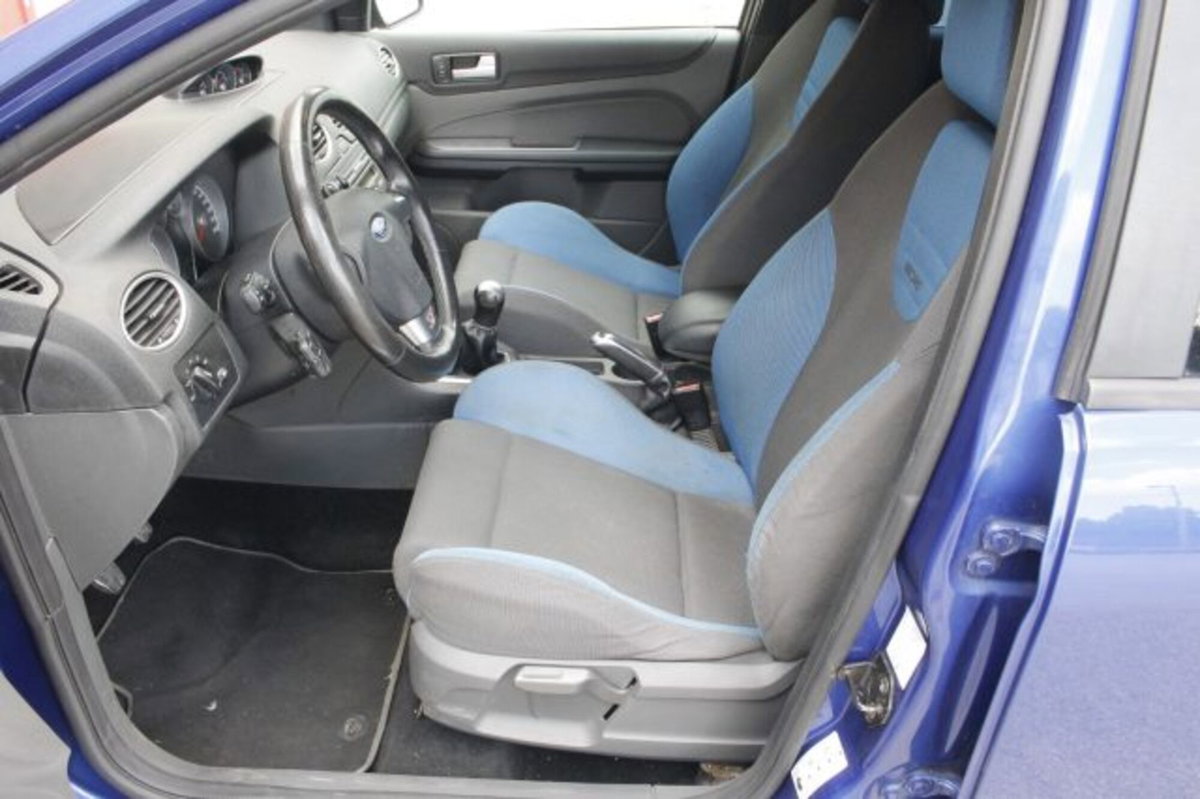 Ford Focus 2.5T (225CV) 20V 5p. ST (9)