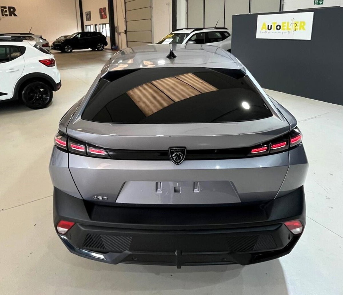 Peugeot 408 1.2 puretech Allure s&s 130cv eat8 (9)