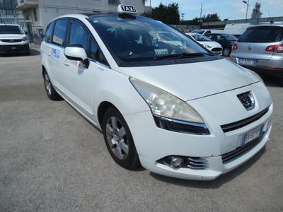 Peugeot 5008 1.6 e-HDi 112CV Stop&Start cambio robotizzato Allure usata