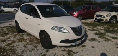 Lancia Ypsilon 0.9 TwinAir 85 CV 5 porte Metano Ecochic Silver usata