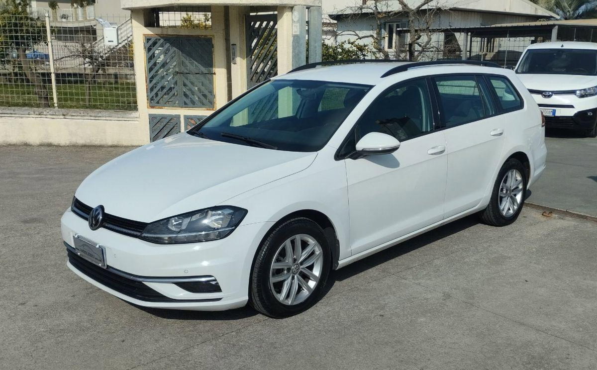 Volkswagen Golf Variant 1.6 TDI 110 CV DSG Highline BMT (2)