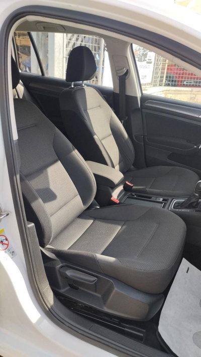 Volkswagen Golf Variant 1.6 TDI 110 CV DSG Highline BMT (9)
