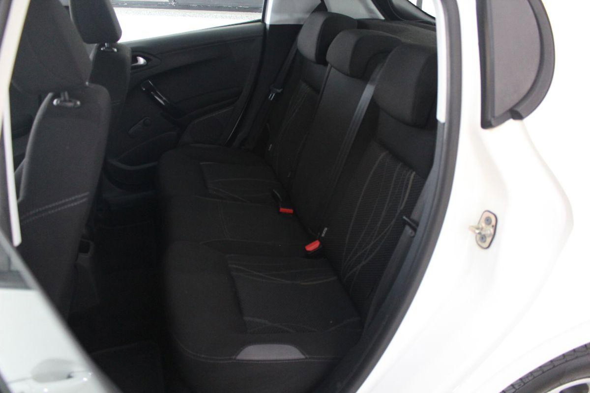 Peugeot 208 VTi 82 CV 5 porte Active (13)