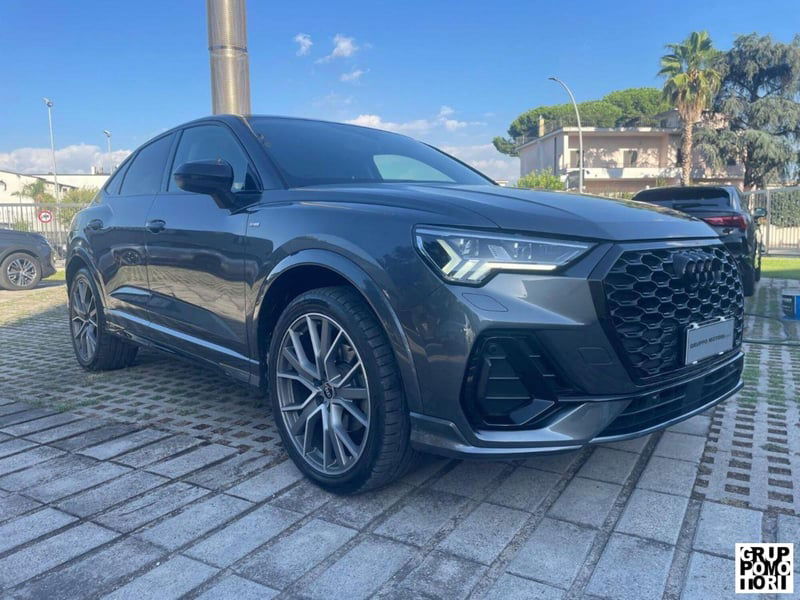 Audi Q3 Sportback 35 2.0 tdi Identity Black s-tronic