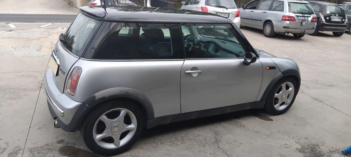 MINI Mini 1.6 16V Cooper (4)