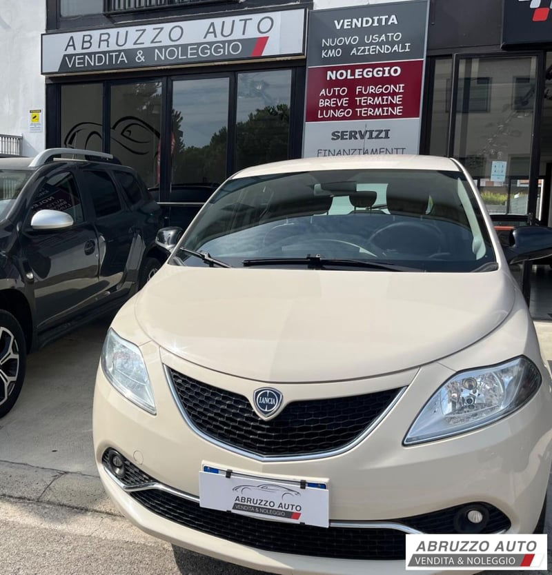 Lancia Ypsilon 1.2 69 CV 5 porte GPL Ecochic Silver