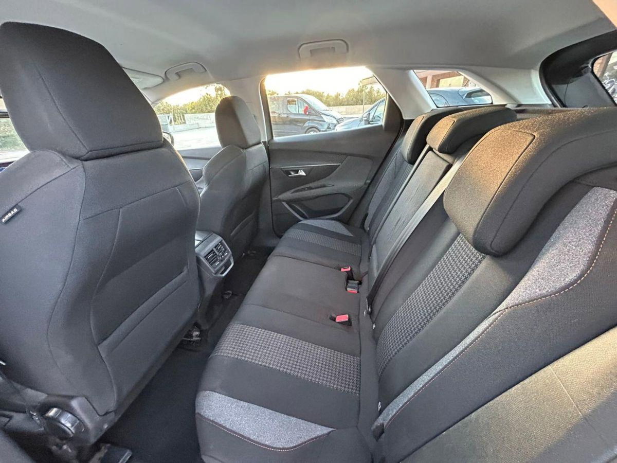 Peugeot 3008 BlueHDi 130 S&S EAT8 Active Business (6)