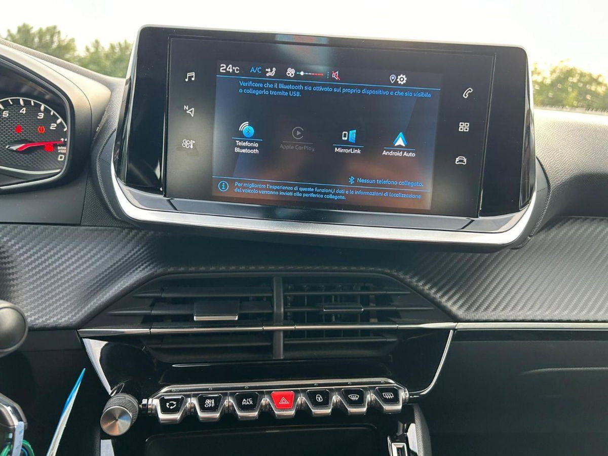 Peugeot 2008 1.2 puretech Active s&s 100cv (12)
