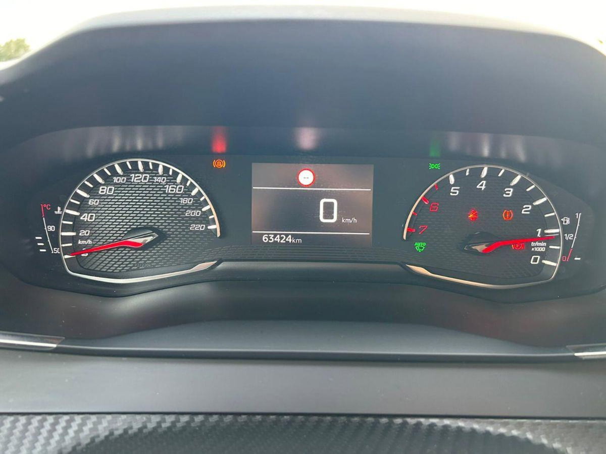 Peugeot 2008 1.2 puretech Active s&s 100cv (14)