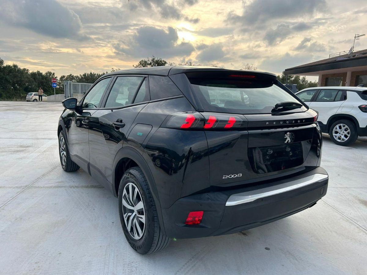 Peugeot 2008 1.2 puretech Active s&s 100cv (4)